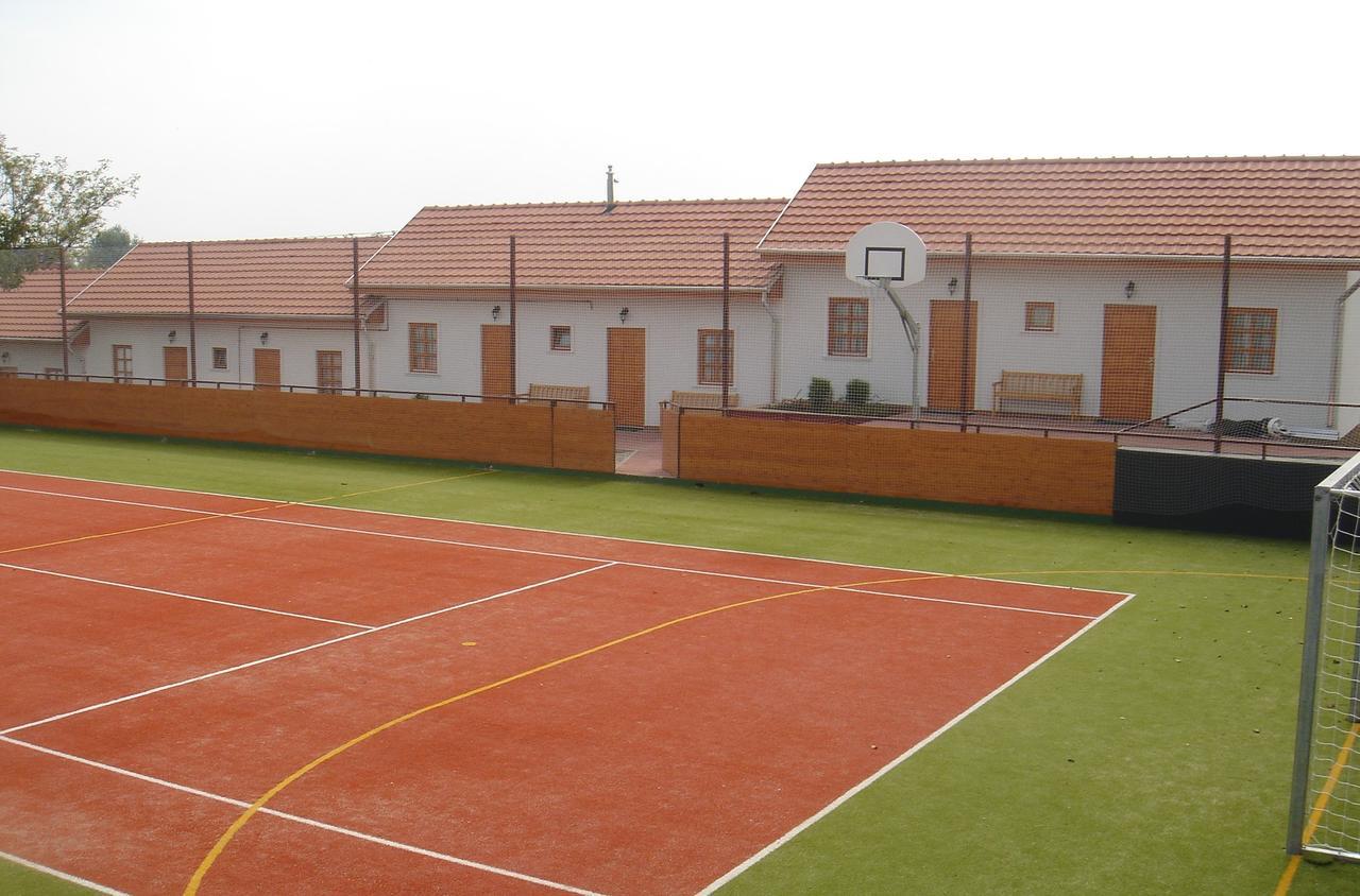 Nadas Panzio Tiszafured Exterior photo